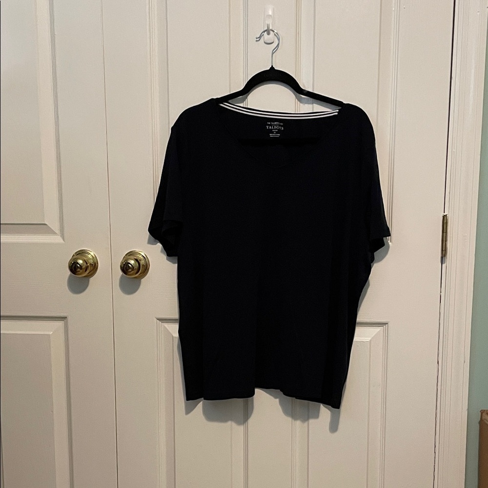 🐥Talbots Women's Darkest Navy Short Sleeve Tee